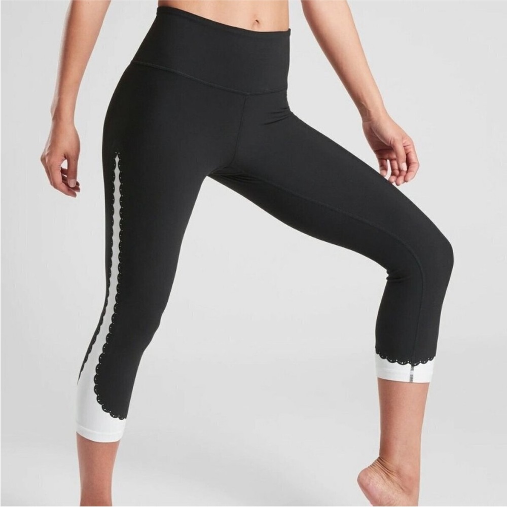 Athleta Elation Scallop Capri